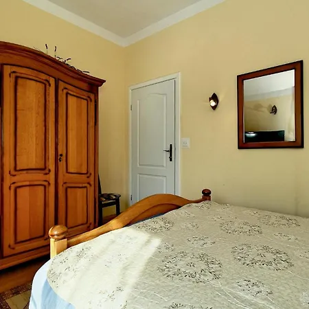 1 Bedroom Beautiful In *