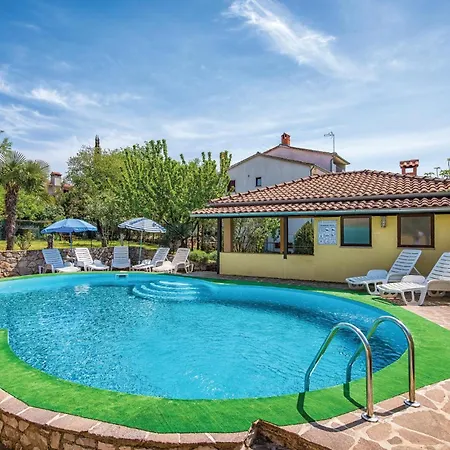 1 Bedroom Beautiful Apartment In Porec Apartment Porec