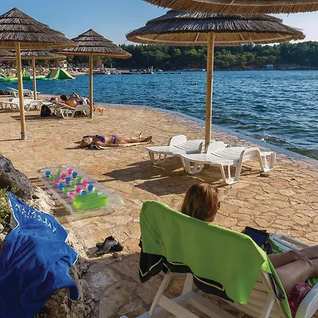 1 Bedroom Beautiful Apartment In Porec Apartment